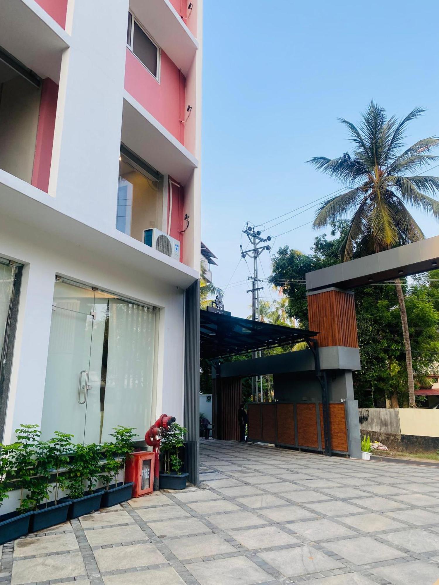 The Habitat Suites Guruvayur Exterior photo
